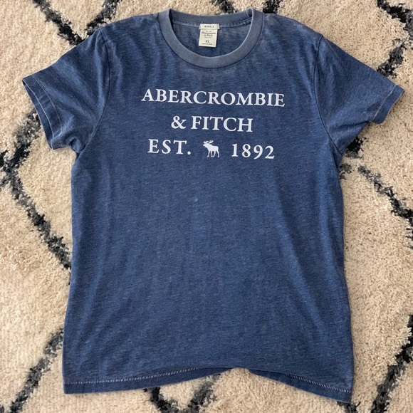 Abercrombie and Fitch t-shirt. - Picture 1 of 1
